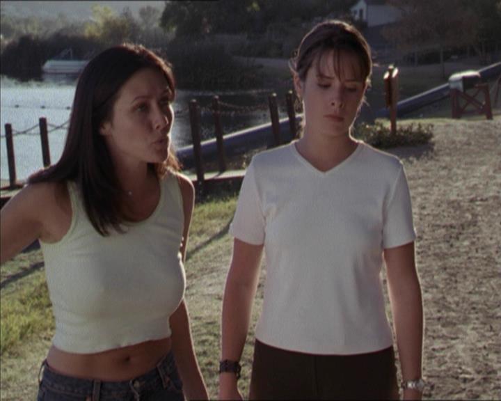Charmed-Online-dot-net_208P3H200994.jpg