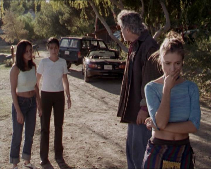 Charmed-Online-dot-net_208P3H201003.jpg