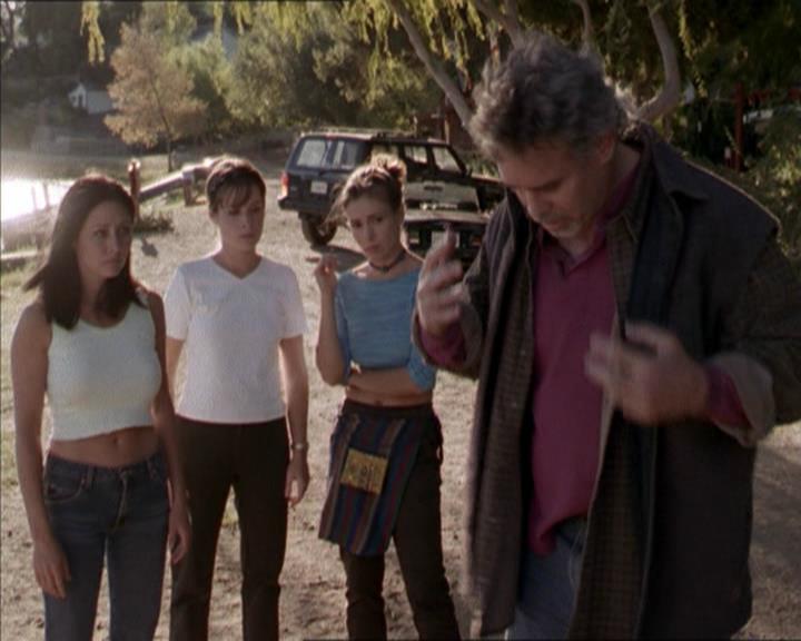 Charmed-Online-dot-net_208P3H201044.jpg