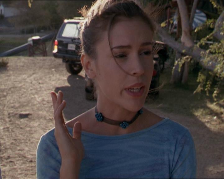 Charmed-Online-dot-net_208P3H201047.jpg