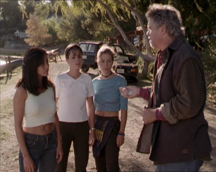 Charmed-Online-dot-net_208P3H201053.jpg