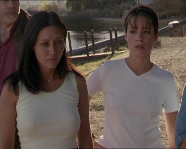 Charmed-Online-dot-net_208P3H201060.jpg