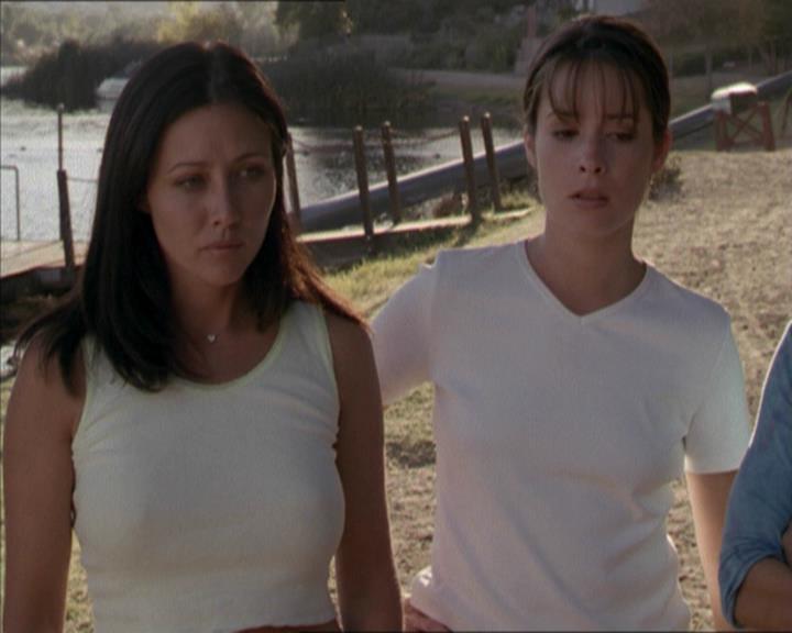 Charmed-Online-dot-net_208P3H201064.jpg