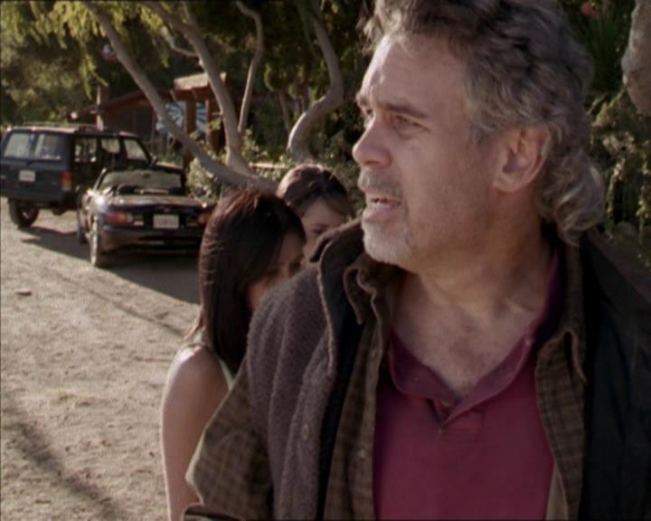 Charmed-Online-dot-net_208P3H201066.jpg