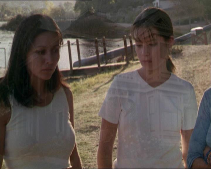 Charmed-Online-dot-net_208P3H201075.jpg