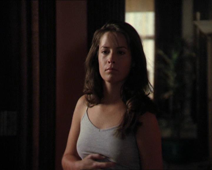 Charmed-Online-dot-net_208P3H201081.jpg