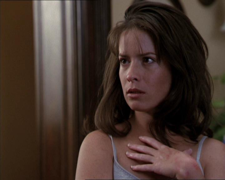 Charmed-Online-dot-net_208P3H201172.jpg