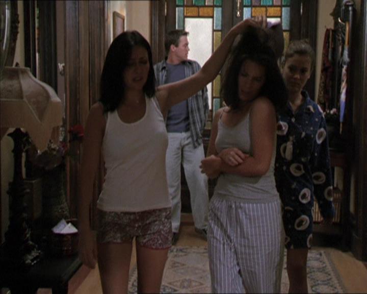 Charmed-Online-dot-net_208P3H201231.jpg