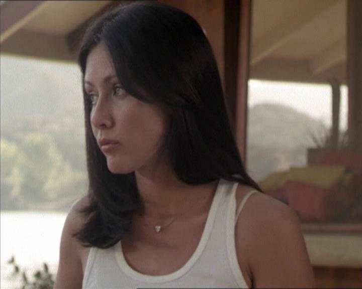 Charmed-Online-dot-net_208P3H201581.jpg