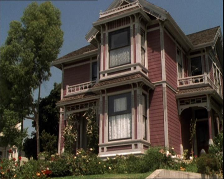 Charmed-Online-dot-net_208P3H201597.jpg
