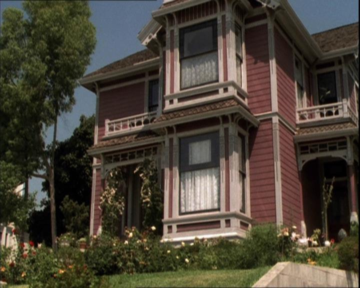 Charmed-Online-dot-net_208P3H201598.jpg
