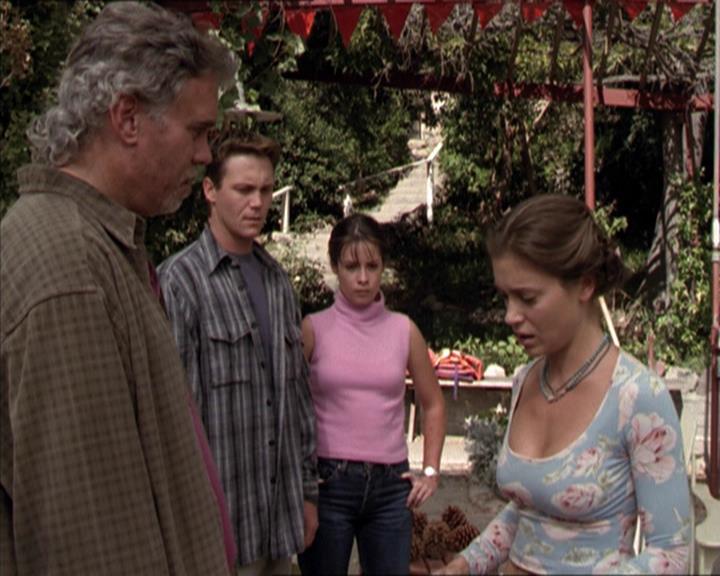 Charmed-Online-dot-net_208P3H201827.jpg