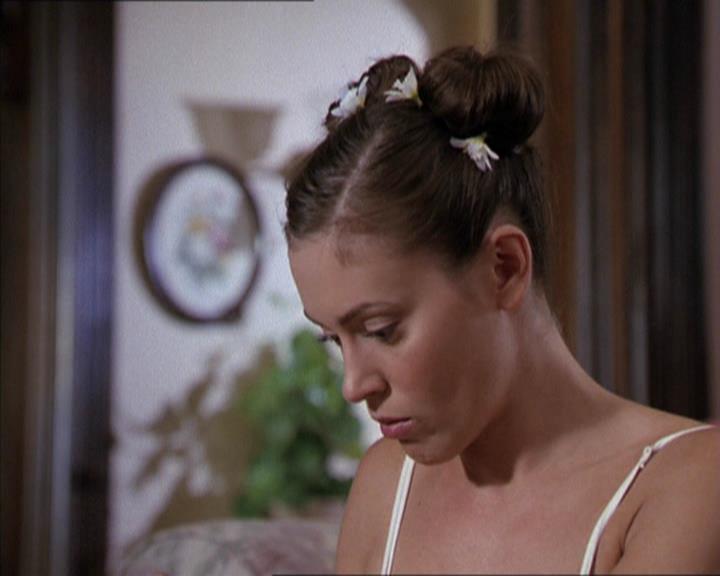 Charmed-Online-dot-net_208P3H202250.jpg