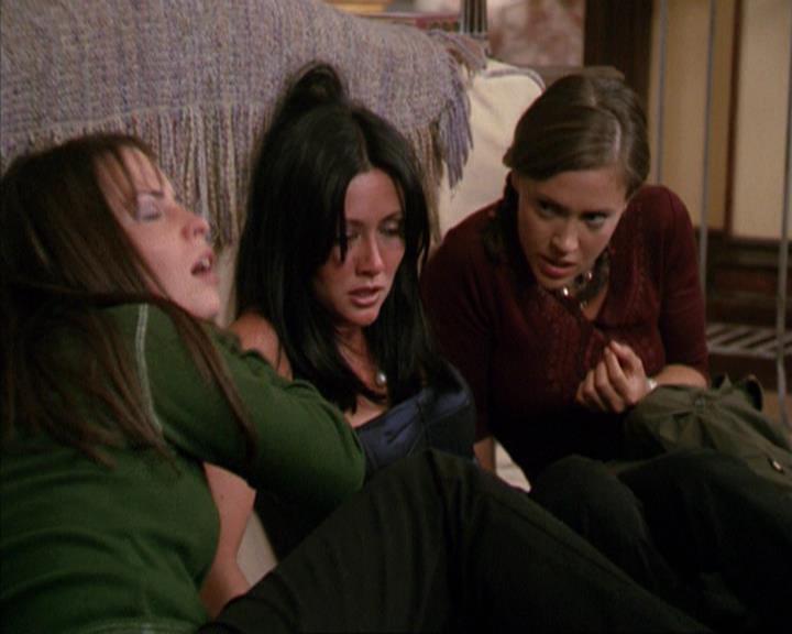 Charmed-Online-dot-net_209MsHellfire0120.jpg