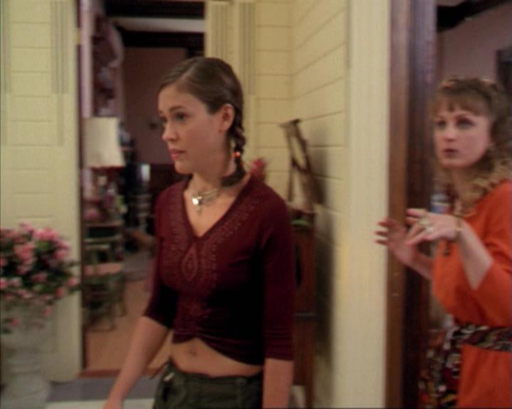 Charmed-Online-dot-net_209MsHellfire1254.jpg