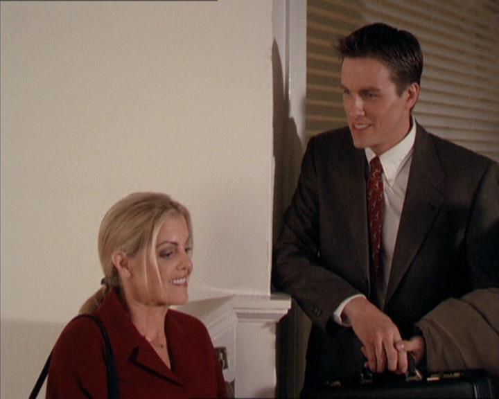 Charmed-Online-dot-210HeartbreakCity0018.jpg