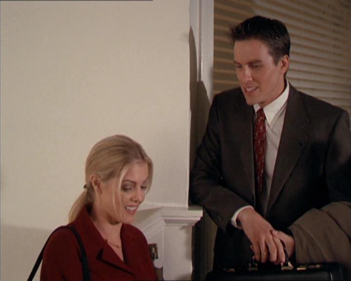 Charmed-Online-dot-210HeartbreakCity0019.jpg