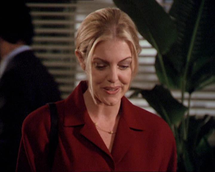 Charmed-Online-dot-210HeartbreakCity0038.jpg