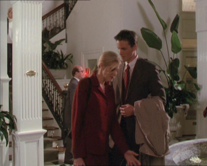 Charmed-Online-dot-210HeartbreakCity0040.jpg