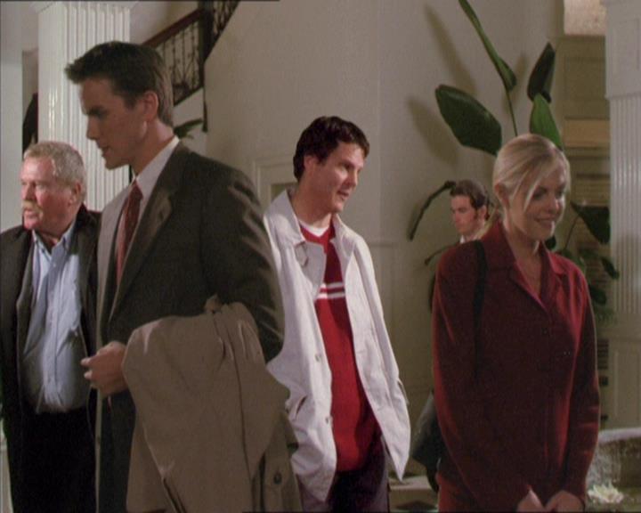 Charmed-Online-dot-210HeartbreakCity0048.jpg