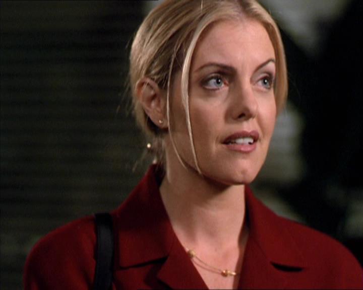 Charmed-Online-dot-210HeartbreakCity0050.jpg
