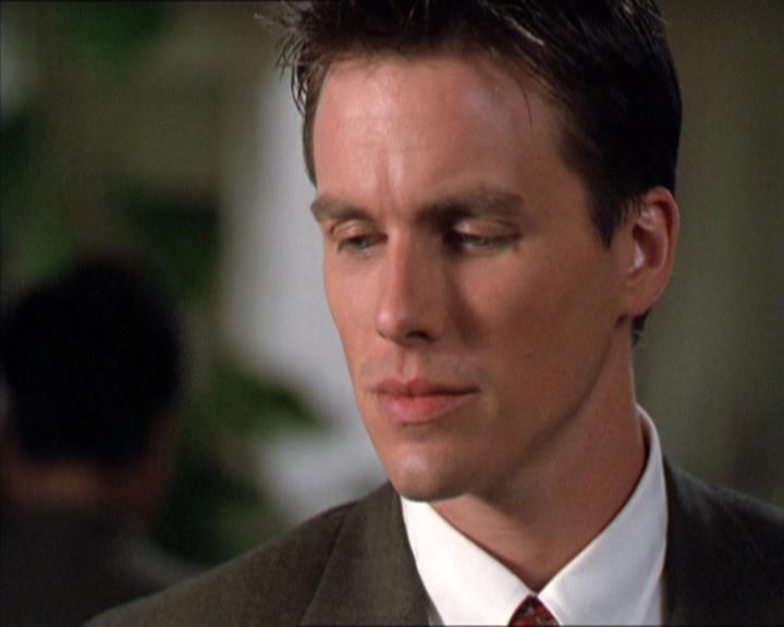 Charmed-Online-dot-210HeartbreakCity0056.jpg