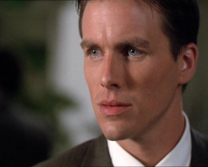 Charmed-Online-dot-210HeartbreakCity0062.jpg