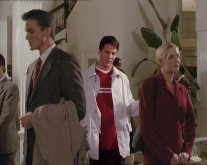 Charmed-Online-dot-210HeartbreakCity0063.jpg