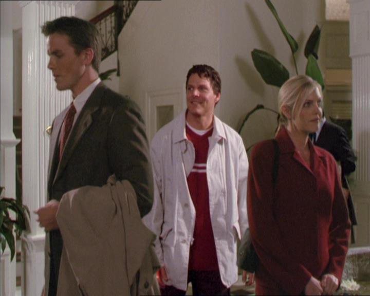 Charmed-Online-dot-210HeartbreakCity0067.jpg