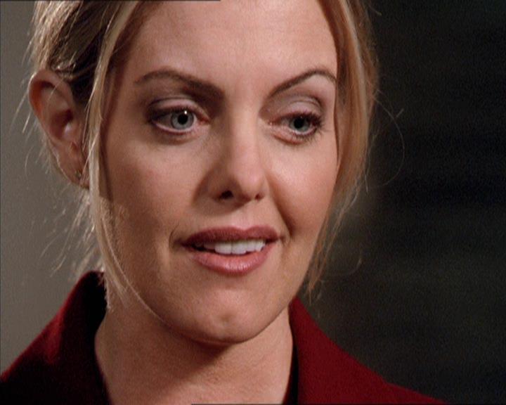 Charmed-Online-dot-210HeartbreakCity0071.jpg
