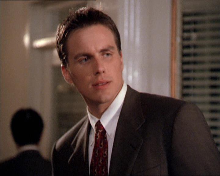Charmed-Online-dot-210HeartbreakCity0073.jpg