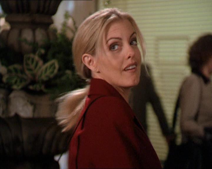 Charmed-Online-dot-210HeartbreakCity0074.jpg