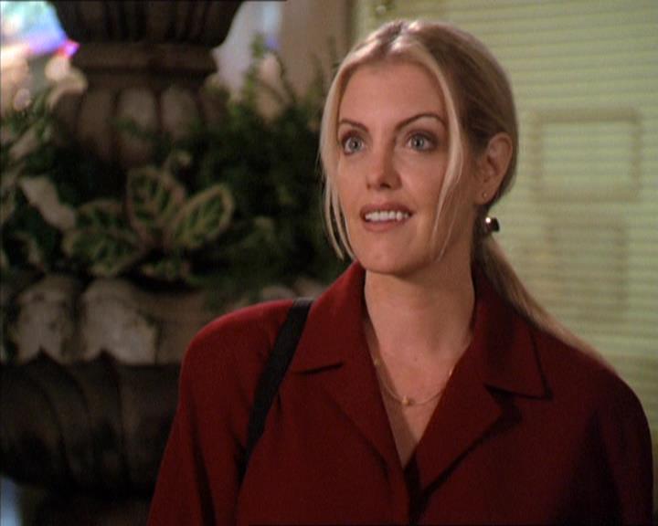 Charmed-Online-dot-210HeartbreakCity0075.jpg