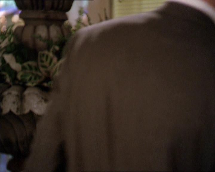 Charmed-Online-dot-210HeartbreakCity0083.jpg