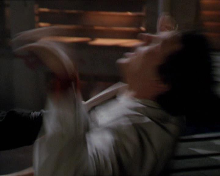 Charmed-Online-dot-210HeartbreakCity0090.jpg