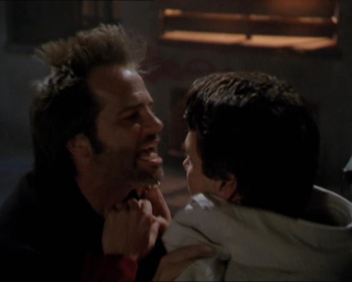 Charmed-Online-dot-210HeartbreakCity0092.jpg
