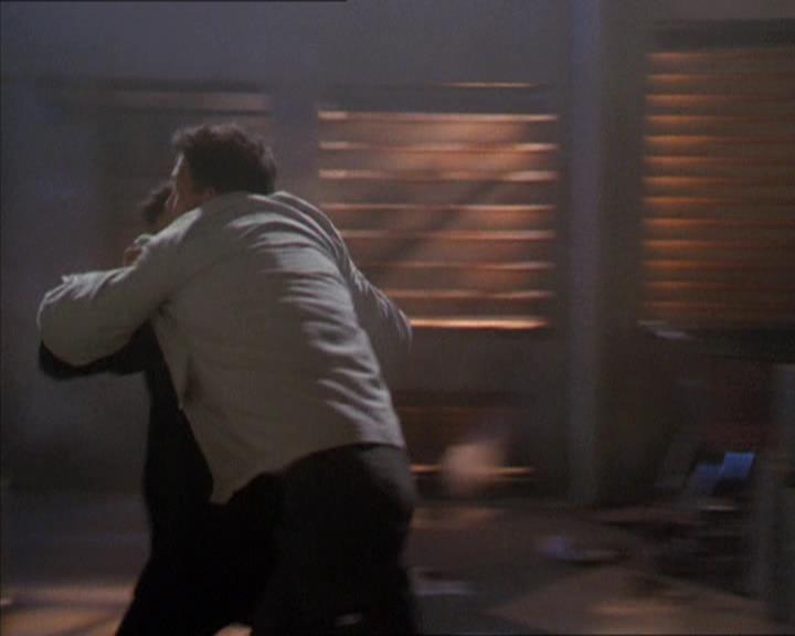 Charmed-Online-dot-210HeartbreakCity0096.jpg