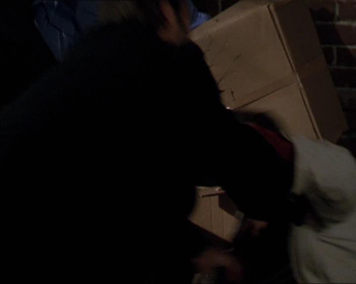 Charmed-Online-dot-210HeartbreakCity0109.jpg