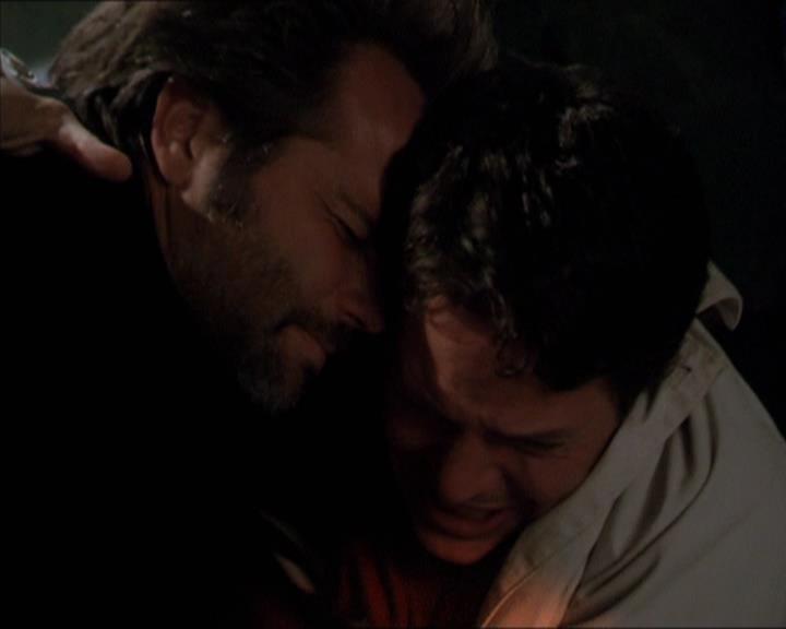 Charmed-Online-dot-210HeartbreakCity0124.jpg
