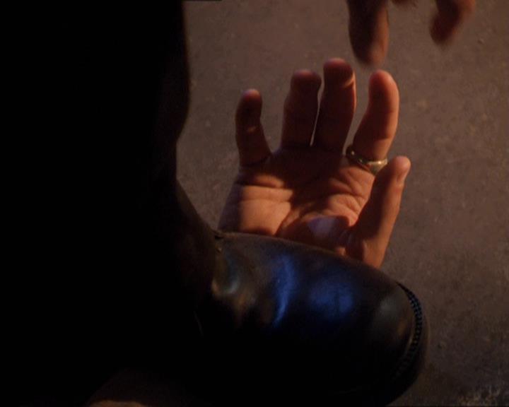 Charmed-Online-dot-210HeartbreakCity0143.jpg