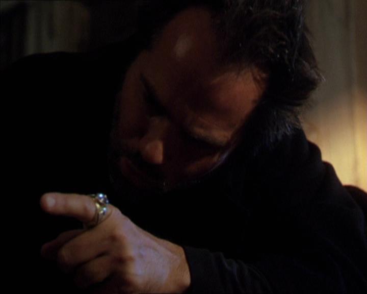 Charmed-Online-dot-210HeartbreakCity0155.jpg
