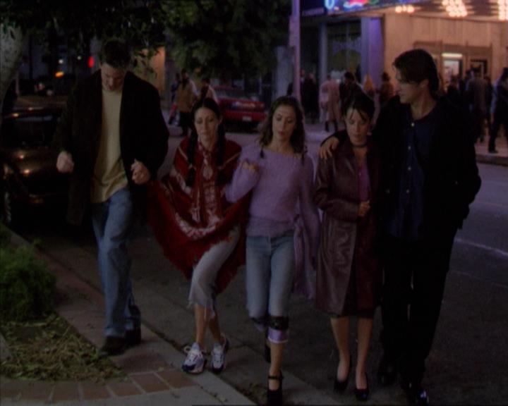 Charmed-Online-dot-210HeartbreakCity0187.jpg