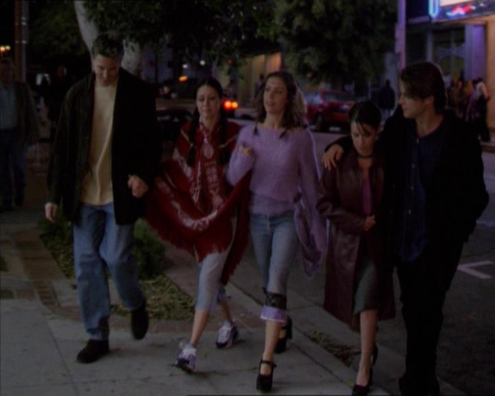 Charmed-Online-dot-210HeartbreakCity0188.jpg