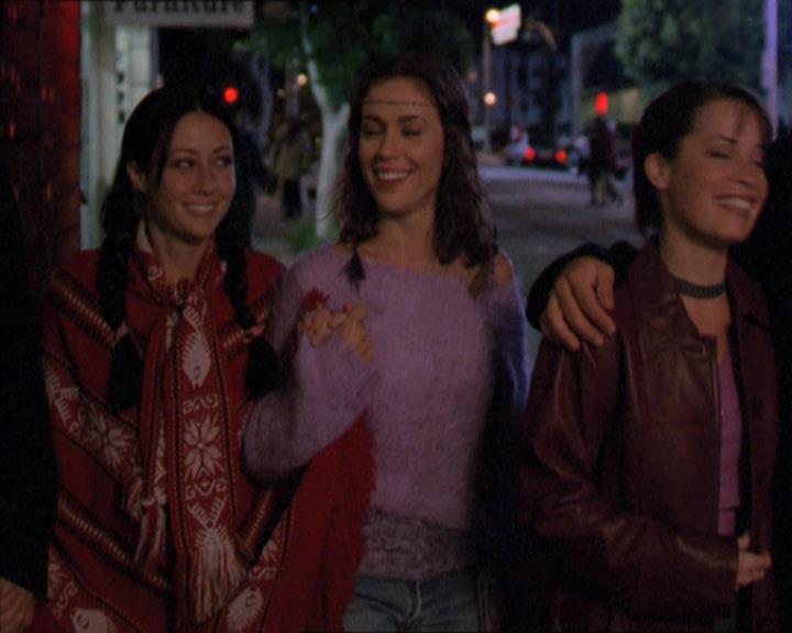 Charmed-Online-dot-210HeartbreakCity0199.jpg