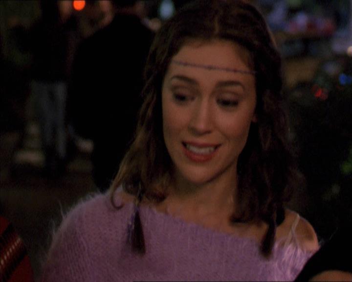 Charmed-Online-dot-210HeartbreakCity0217.jpg