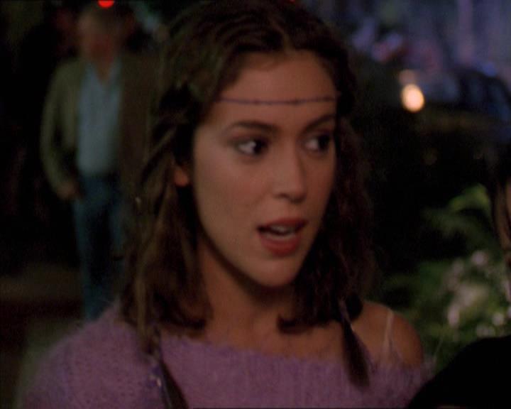 Charmed-Online-dot-210HeartbreakCity0222.jpg