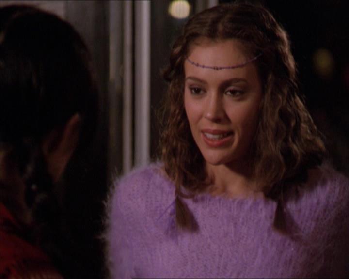 Charmed-Online-dot-210HeartbreakCity0251.jpg