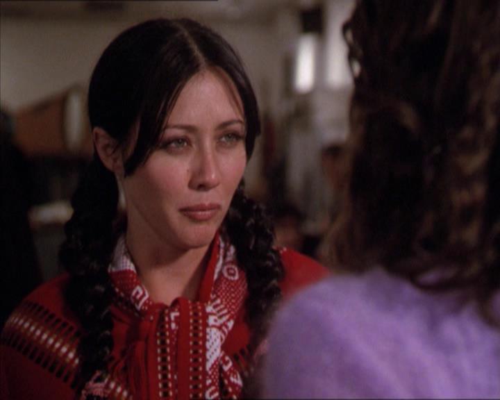 Charmed-Online-dot-210HeartbreakCity0253.jpg