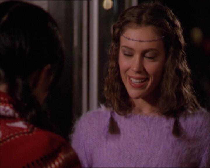 Charmed-Online-dot-210HeartbreakCity0254.jpg