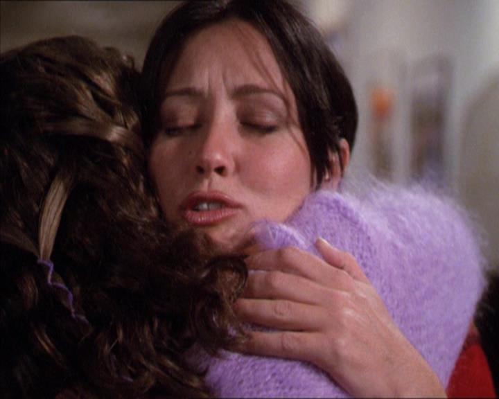 Charmed-Online-dot-210HeartbreakCity0258.jpg